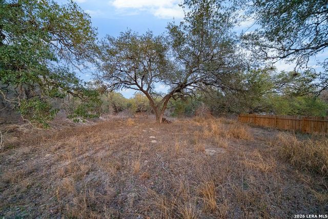 000 Copper Canyon, Elmendorf, TX 78112