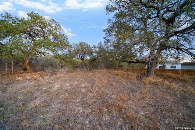 000 Copper Canyon, Elmendorf, TX 78112