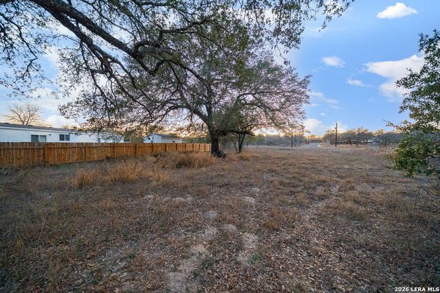 000 Copper Canyon, Elmendorf, TX 78112