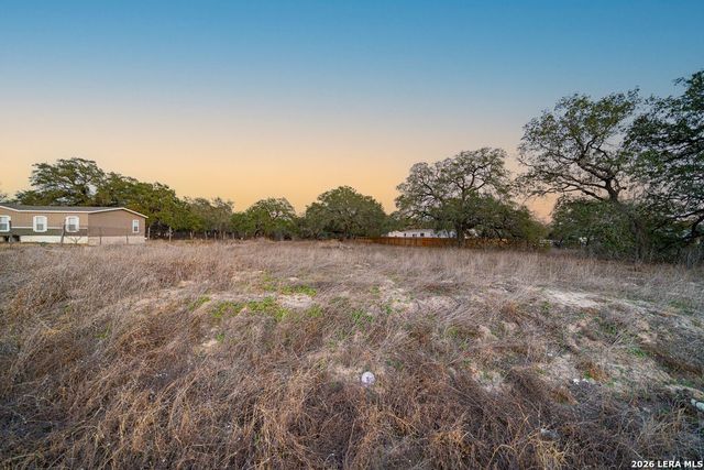 000 Copper Canyon, Elmendorf, TX 78112