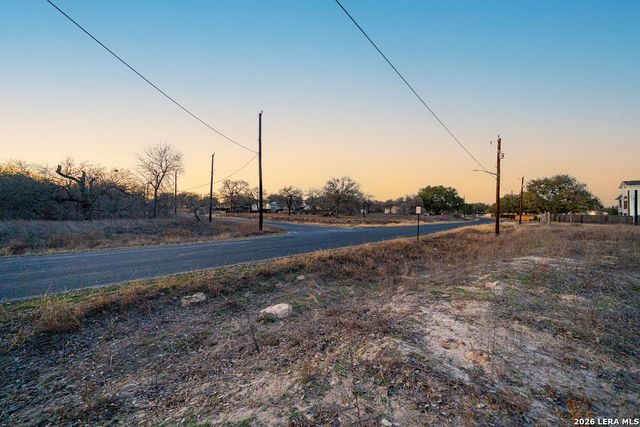 000 Copper Canyon, Elmendorf, TX 78112
