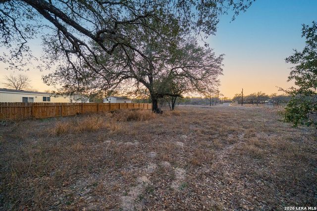 000 Copper Canyon, Elmendorf, TX 78112