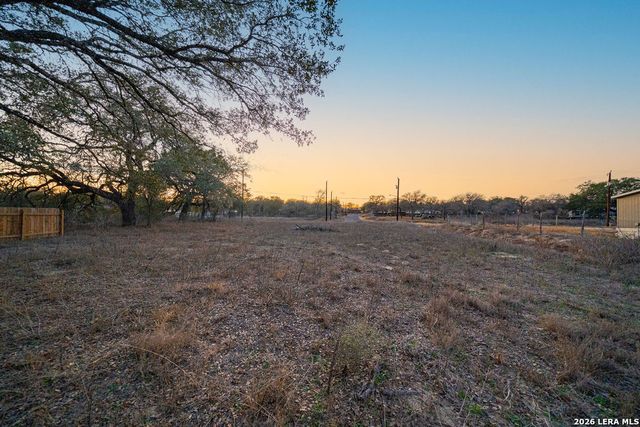 000 Copper Canyon, Elmendorf, TX 78112