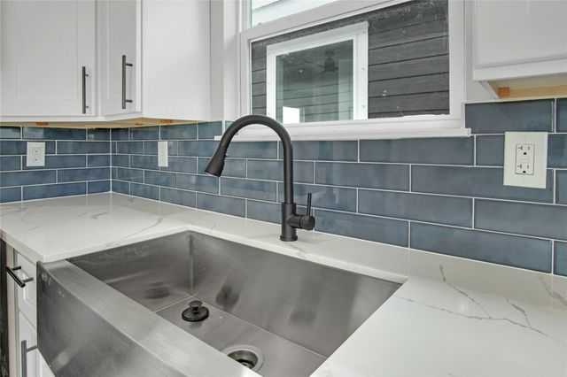 835 22nd Street, San Leon, TX 77539