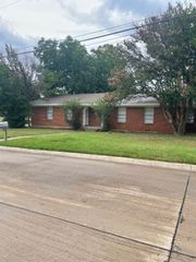 408 E 2nd Street, Arlington, TX 76010
