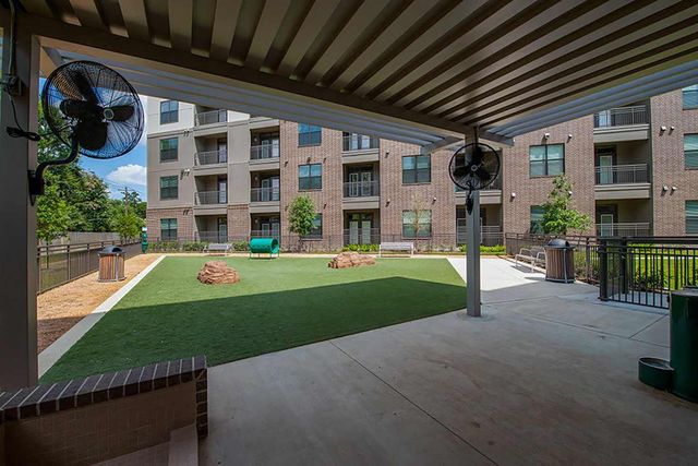 2033 S Gessner Road 4304, Houston, TX 77063