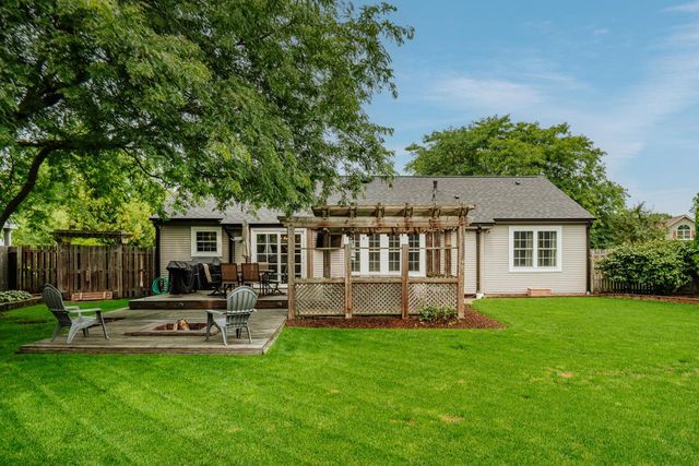 605 E Quail RUN, Oak Creek, WI 53154