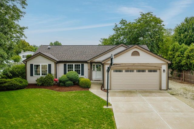 605 E Quail RUN, Oak Creek, WI 53154