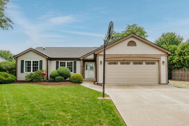 605 E Quail RUN, Oak Creek, WI 53154