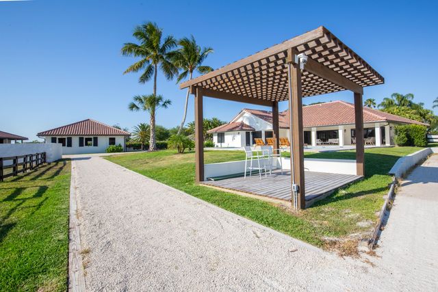 2184 Appaloosa Trail, Wellington, FL 33414