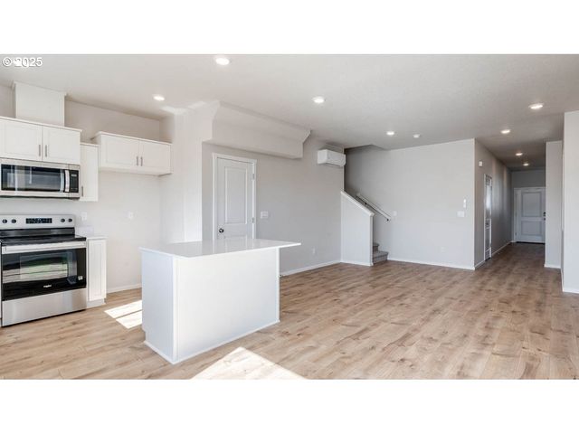 3842 Sw 35th St, Gresham, OR 97080