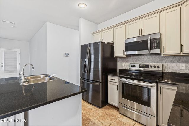 14086 Harley Drive, D'iberville, MS 39540