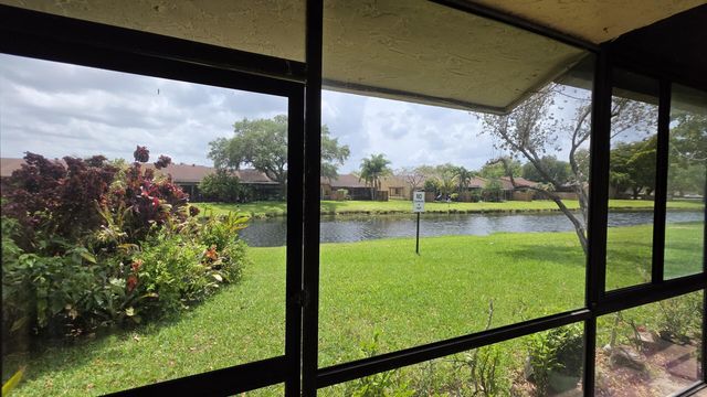 7922 NW 10th Street, Plantation, FL 33322