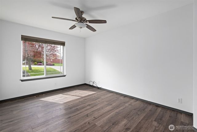 2060 SW 16th, Oak Harbor, WA 98277