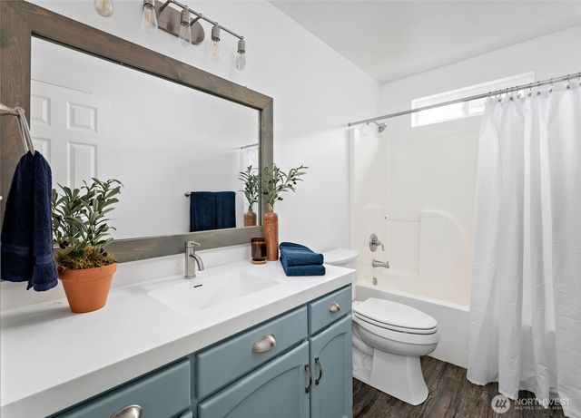 2060 SW 16th, Oak Harbor, WA 98277