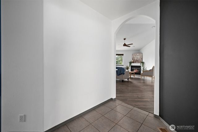 2060 SW 16th, Oak Harbor, WA 98277