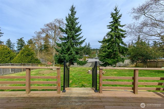 2060 SW 16th, Oak Harbor, WA 98277