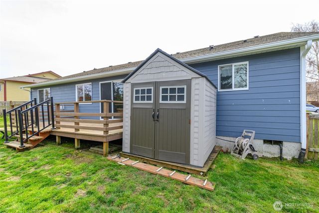 2060 SW 16th, Oak Harbor, WA 98277