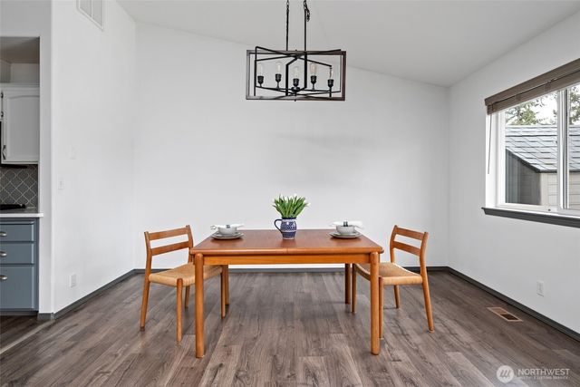 2060 SW 16th, Oak Harbor, WA 98277