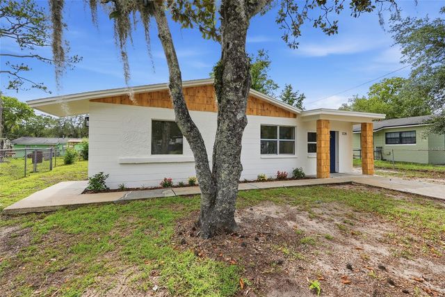1228 SE 19TH STREET, Gainesville, FL 32641