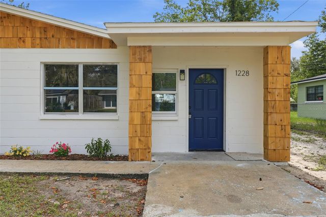1228 SE 19TH STREET, Gainesville, FL 32641