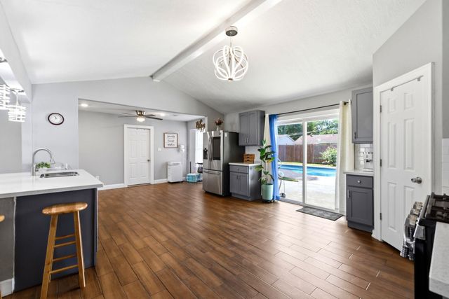 9711 Ebb Street, Houston, TX 77089