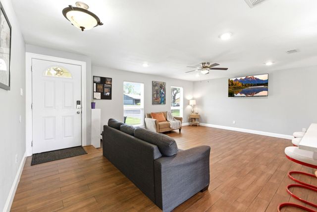 9711 Ebb Street, Houston, TX 77089