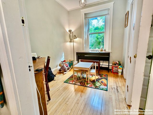 315 Harvard St 2, Cambridge, MA 02139