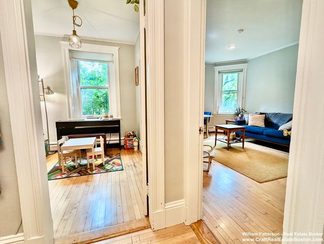 315 Harvard St 2, Cambridge, MA 02139