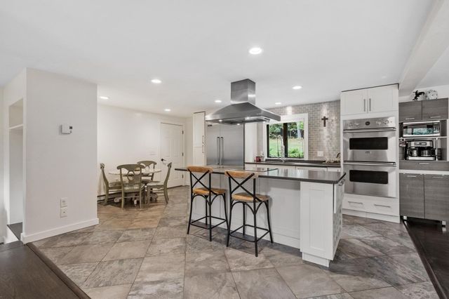 29 Shaker Rd, Harvard, MA 01451