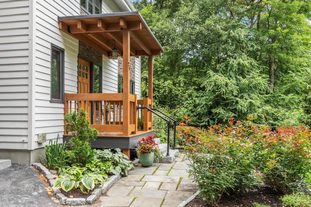 29 Shaker Rd, Harvard, MA 01451