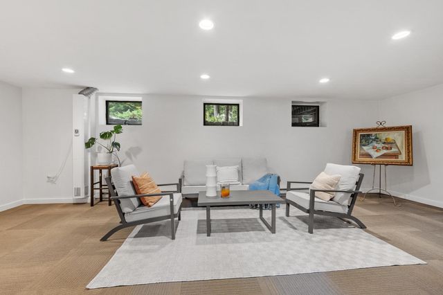 29 Shaker Rd, Harvard, MA 01451
