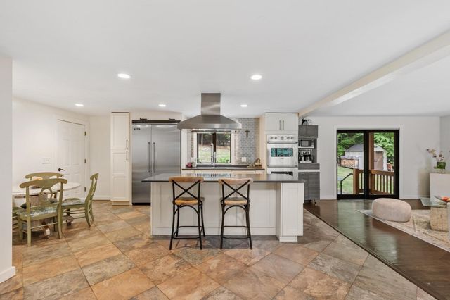 29 Shaker Rd, Harvard, MA 01451