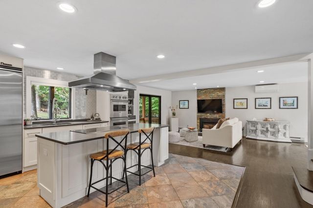 29 Shaker Rd, Harvard, MA 01451