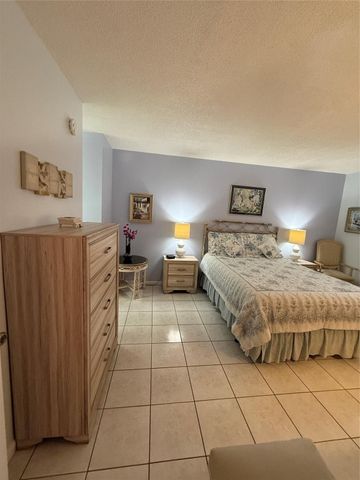 2901 NW 46th Avenue 106, Lauderdale Lakes, FL 33313