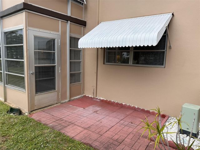 2901 NW 46th Avenue 106, Lauderdale Lakes, FL 33313