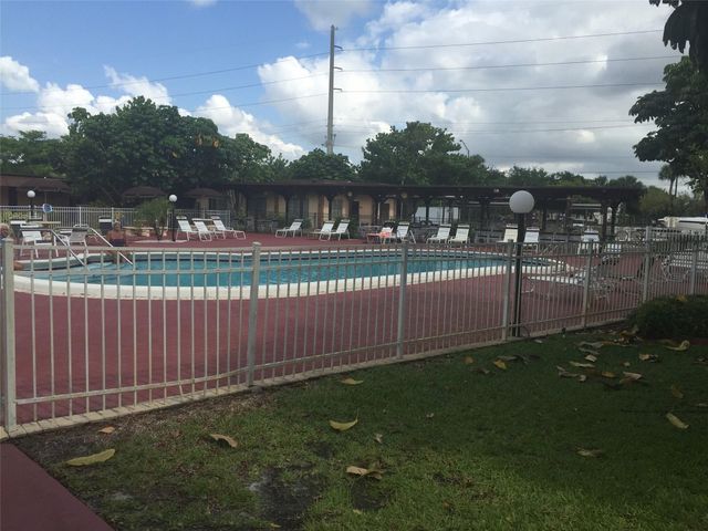 2901 NW 46th Avenue 106, Lauderdale Lakes, FL 33313