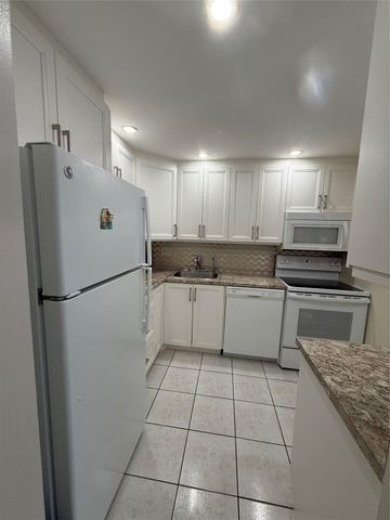 2901 NW 46th Avenue 106, Lauderdale Lakes, FL 33313