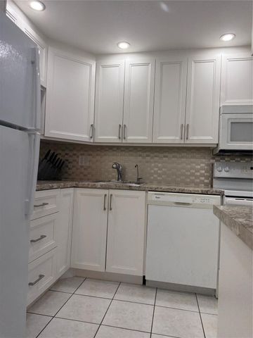 2901 NW 46th Avenue 106, Lauderdale Lakes, FL 33313