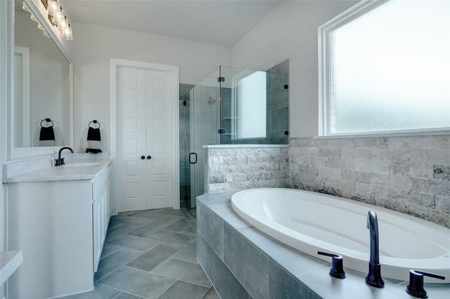 9101 Zion Hill Road, Poolville, TX 76487