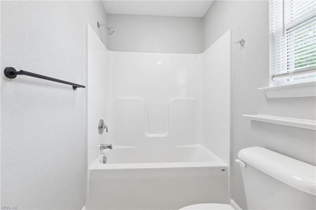 5 Lacrosse ST, Hampton, VA 23663