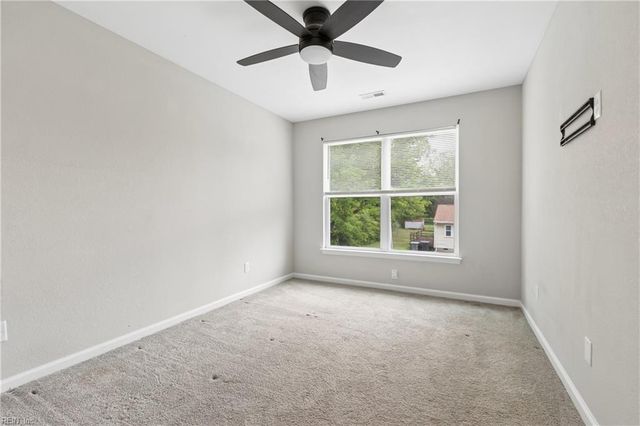 5 Lacrosse ST, Hampton, VA 23663