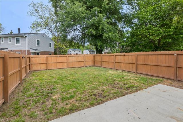 5 Lacrosse ST, Hampton, VA 23663
