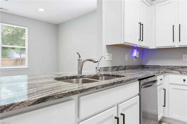 5 Lacrosse ST, Hampton, VA 23663