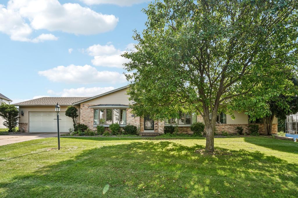 2957 Edward Street, Maplewood, MN 55109