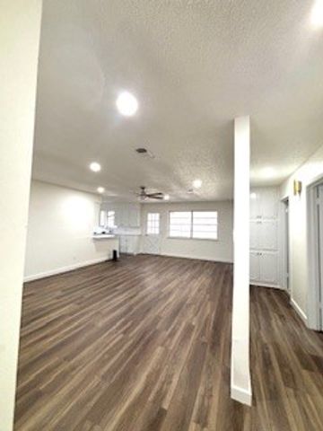 1618 Oakridge Drive, Pantego, TX 76013