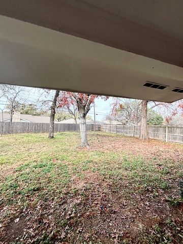 1618 Oakridge Drive, Pantego, TX 76013