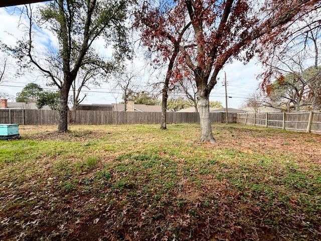 1618 Oakridge Drive, Pantego, TX 76013