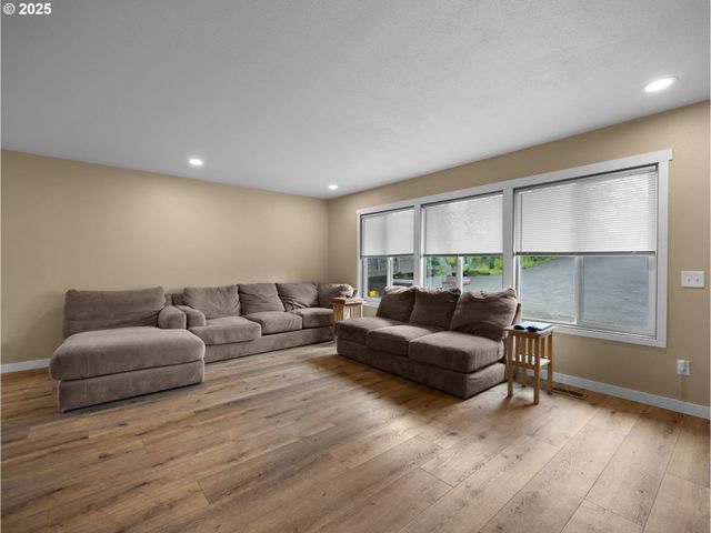 40195 Se HIGHWAY 26, Sandy, OR 97055