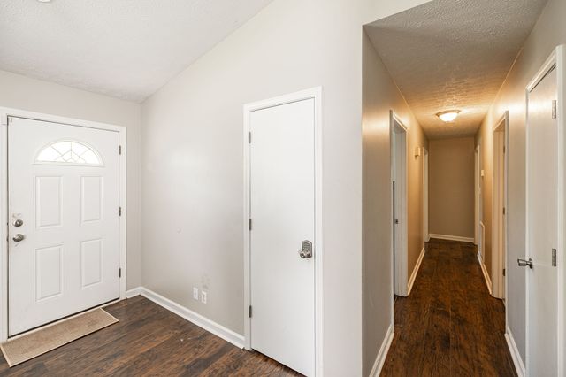 215 Al Oerter Dr, Clarksville, TN 37042